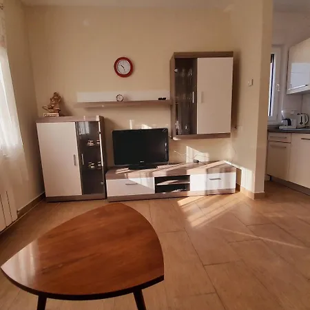 Holiday home Fuer 4 Personen Und 2 In Uag, Istrien Istrische Riviera