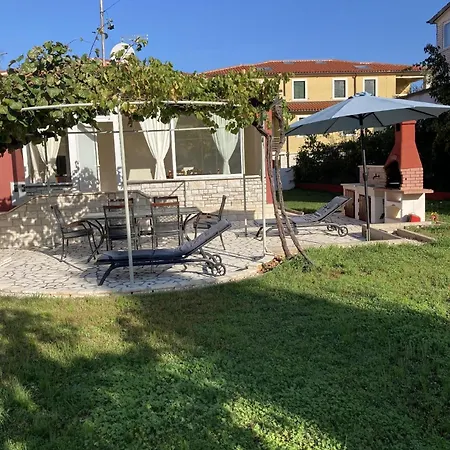 Holiday home Fuer 4 Personen Und 2 In Uag, Istrien Istrische Riviera *
